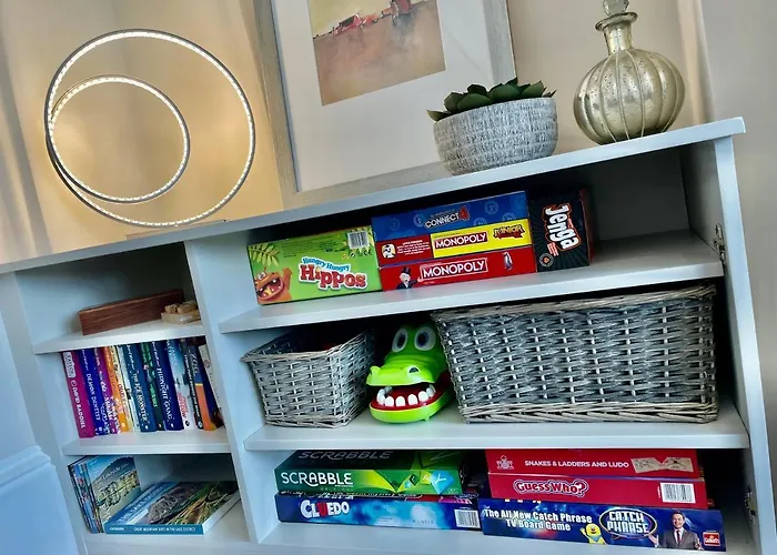 Apartment Edge Mere Apartment,