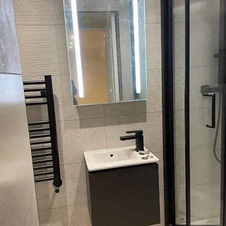 아파트 Edge Mere Apartment, *